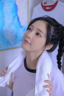 调教拨开两唇打花蒂戒尺